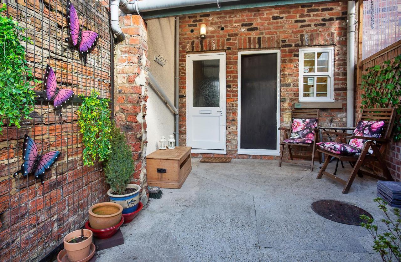 יורק Courtyard Apartment מראה חיצוני תמונה